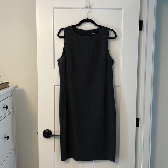 Theory Sleeveless Fitted Dress in Good Wool in Charcoal Melange - Picture 5 of 5